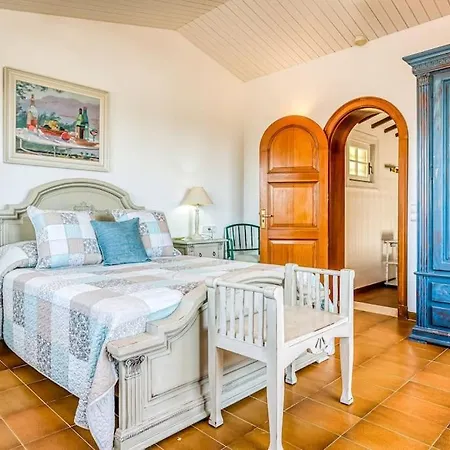 Villa Espectacular Con Jardin Y Piscina En Menorca