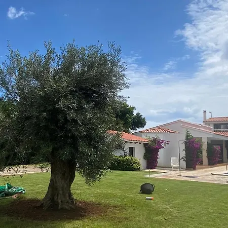 Espectacular Con Jardin Y Piscina En Menorca Villa *