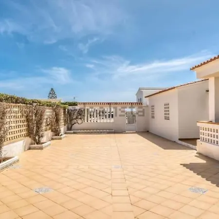Espectacular Con Jardin Y Piscina En Menorca Villa