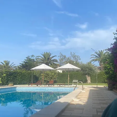 Villa Espectacular Con Jardin Y Piscina En Menorca